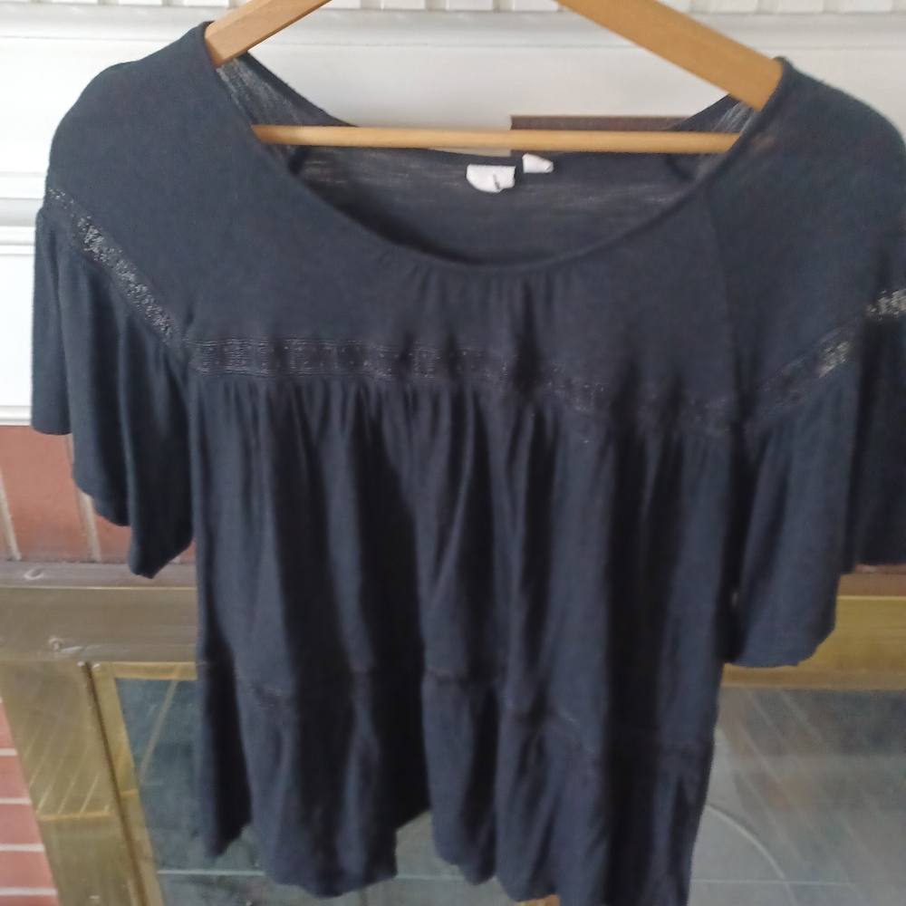 Gap x large shirt